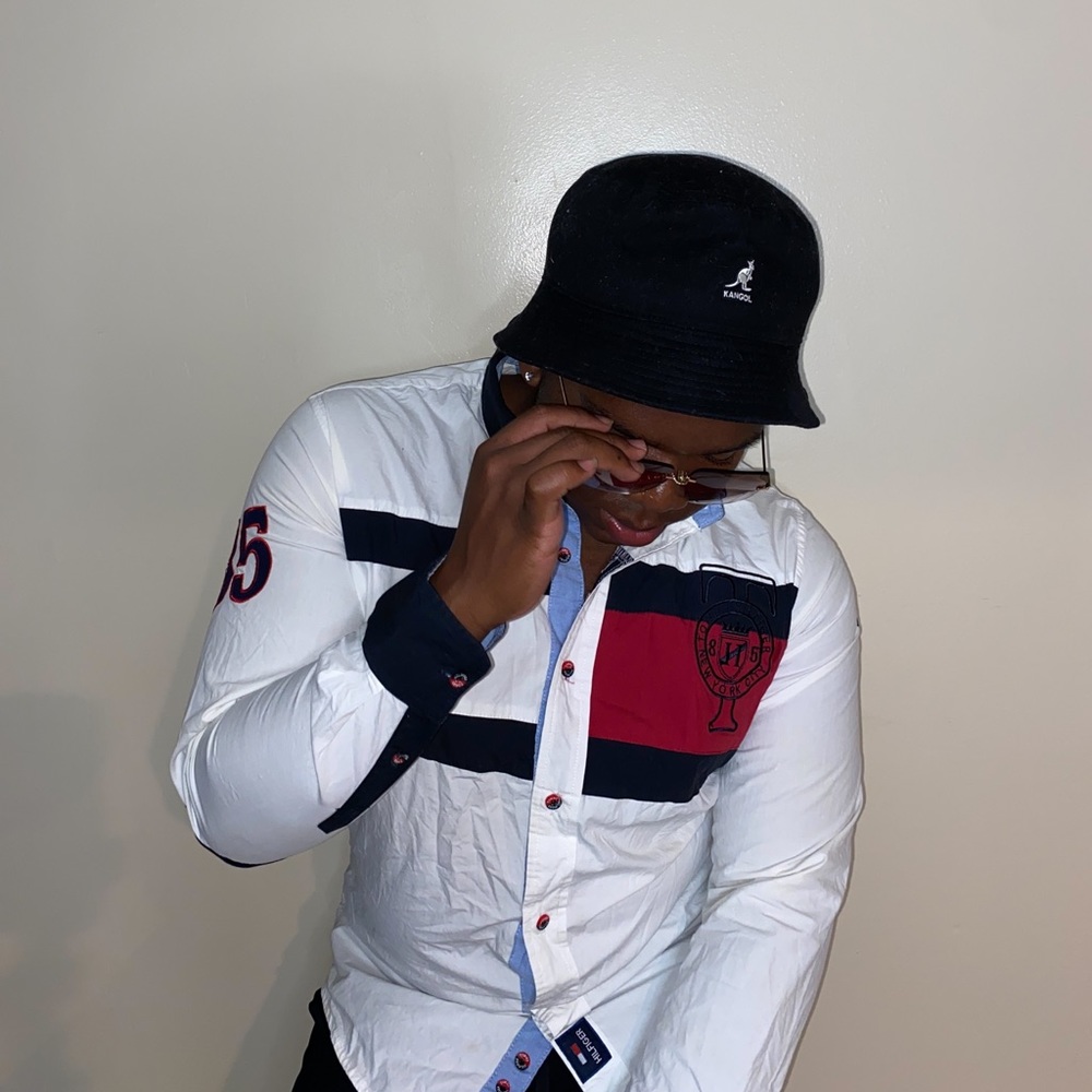 VINTAGE TOMMY HILFIGER BUTTON UP